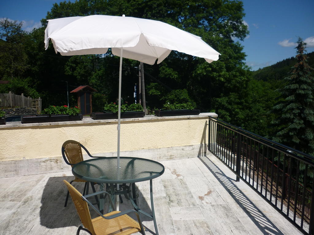 Hotel Waldhaus-Hutzelhoeh Ruhla Bagian luar foto